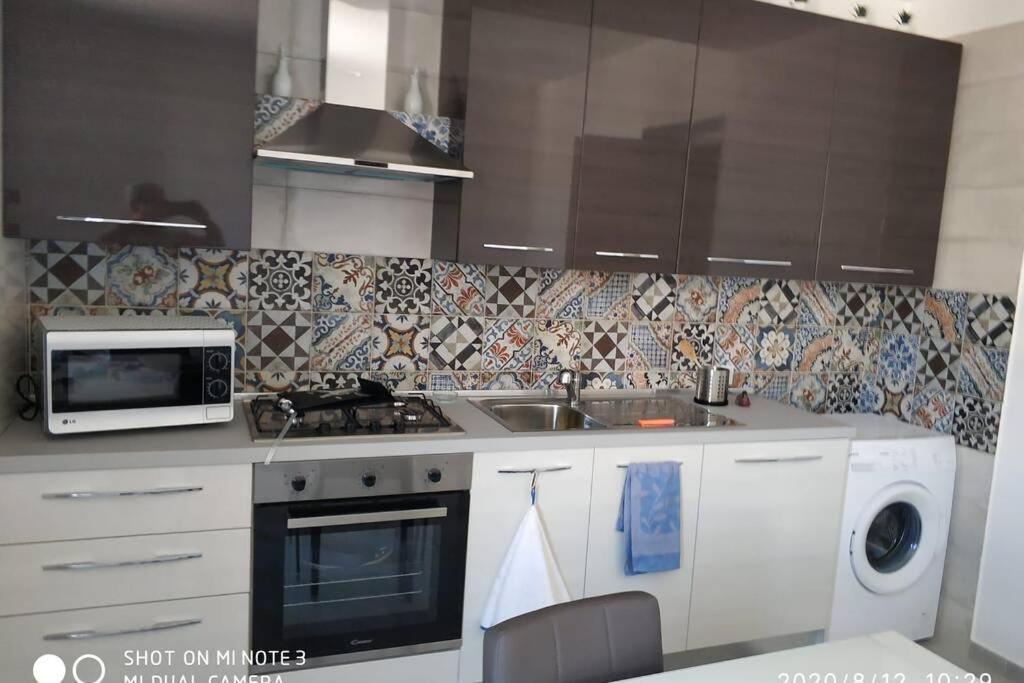Home Sweet Home Appartamento Ricco Di Comfort Palermo Luaran gambar