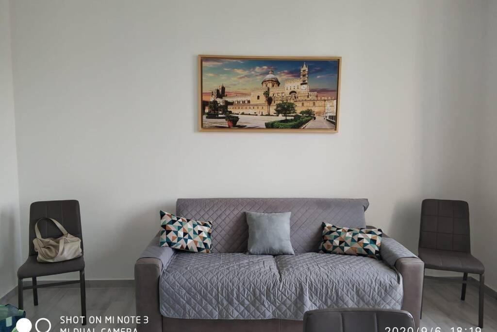 Home Sweet Home Appartamento Ricco Di Comfort Palermo Luaran gambar